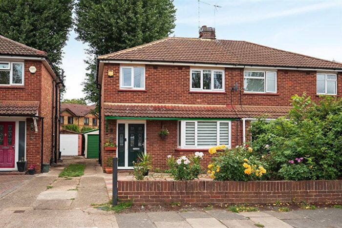 3 Bedroom Semi-detached House For Sale In Fairway Avenue, West Drayton, UB7