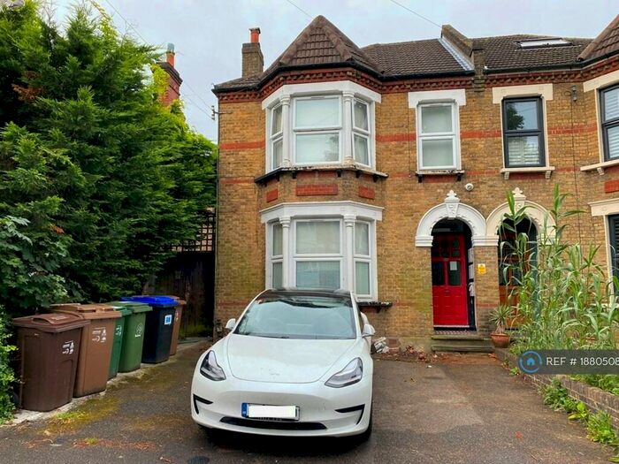 1 Bedroom Flat To Rent In Blenheim Gardens, Wallington, SM6