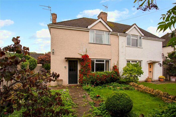 2 Bedroom Semi-Detached House For Sale In Salubrious, Broadway, WR12