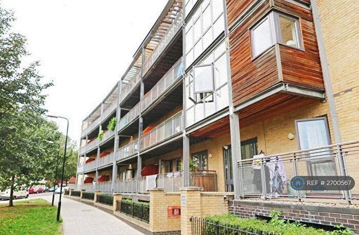 2 Bedroom Flat To Rent In Aster Court, London, E5