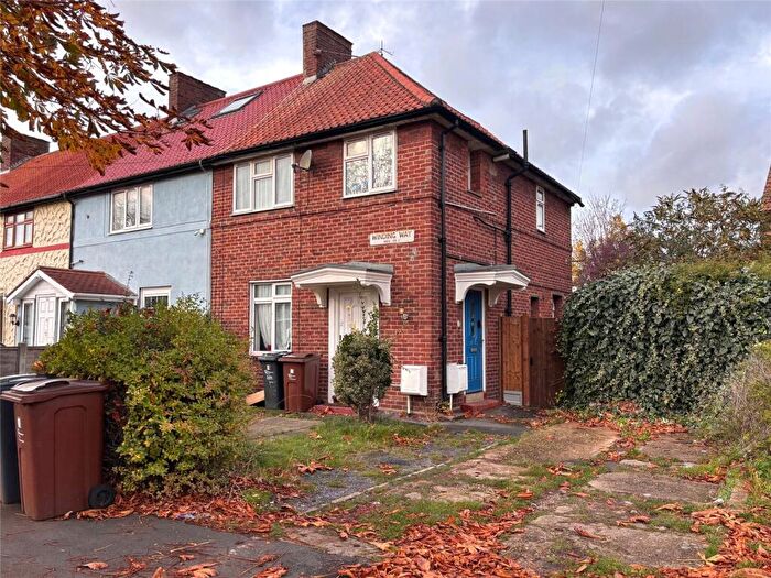 1 Bedroom Apartment For Sale In Winding Way, Dagenham, RM8