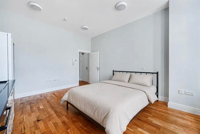 Studio To Rent In Very Near The Uxbridge Road Area, Ealing Common Area, W3