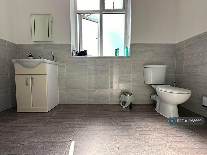 Studio To Rent In Merton Road, London, E17