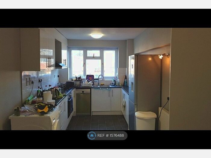 4 Bedroom Terraced House To Rent In Guildford Park Avenue, Guildford, GU2