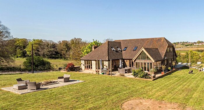 6 Bedroom Equestrian Property For Sale In Rural Maidstone, Mid Kent, ME15