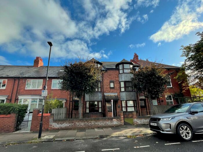 2 Bedroom Flat To Rent In Beech Court, Gosforth, NE3