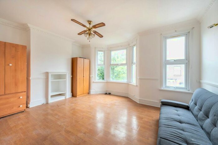 1 Bedroom Flat For Sale In Hockley Avenue, East Ham, London, E6