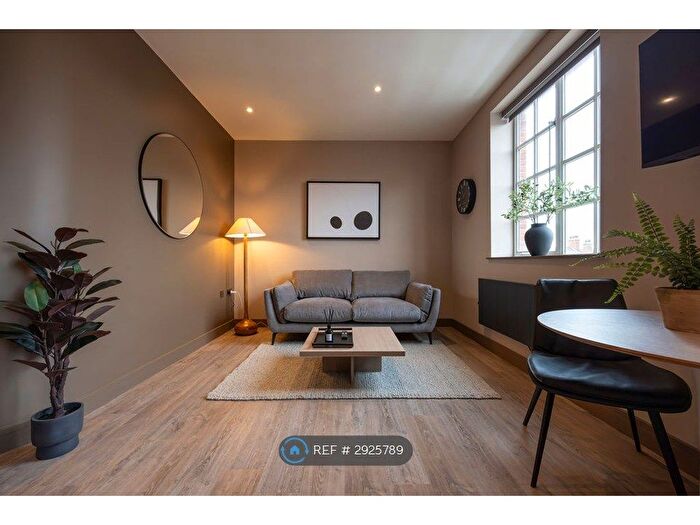 1 Bedroom Flat To Rent In The Headrow, Leeds, LS1