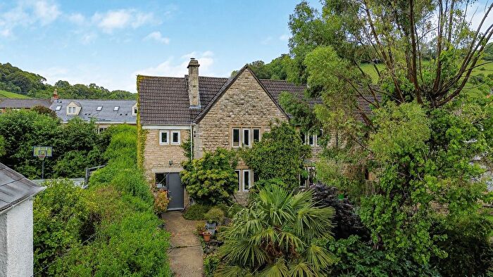 4 Bedroom Semi Detached House For Sale In London Road, Brimscombe, Stroud, GL5