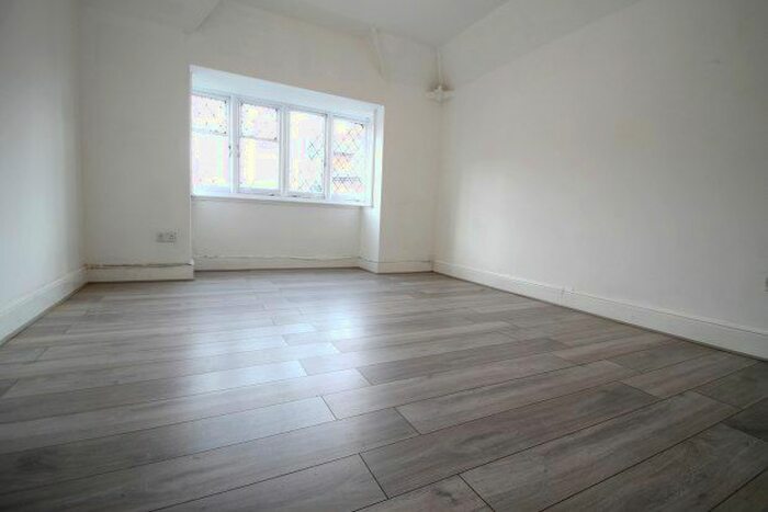 4 Bedroom Flat To Rent In High Street, Orpington, BR6