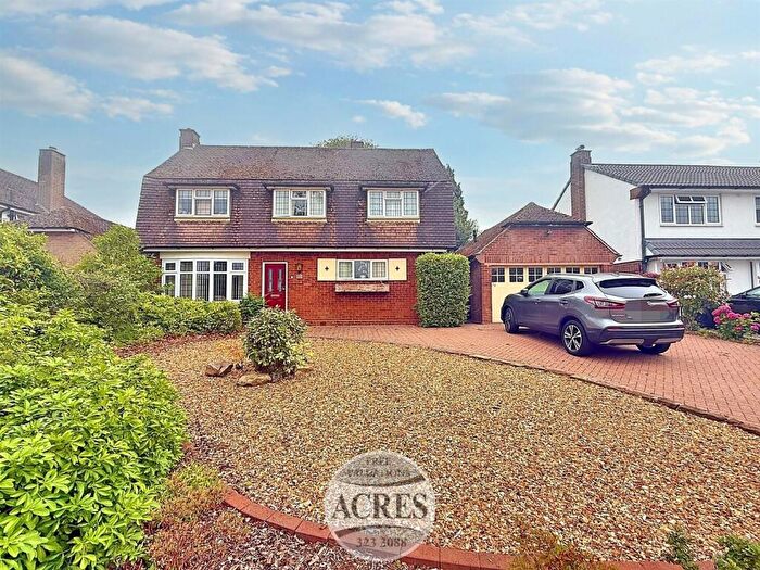 4 Bedroom Detached House For Sale In Thornhill Park, Streetly, B74