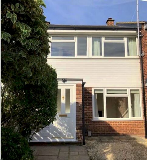 3 Bedroom Terraced House To Rent In Firglen Drive, Yateley, GU46