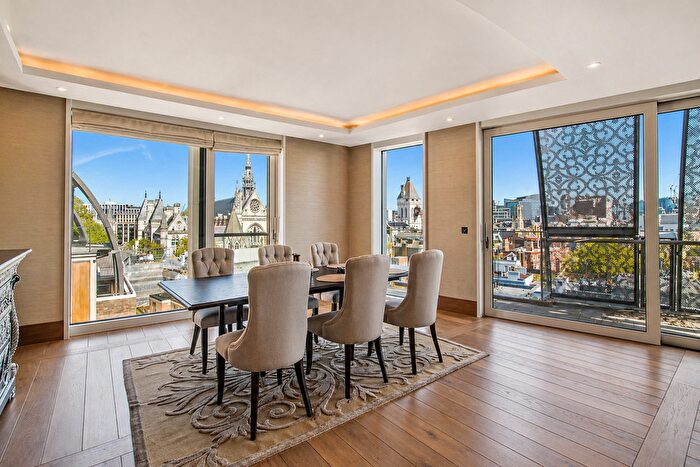 4 Bedroom Flat For Sale In Stand, London, WC2R