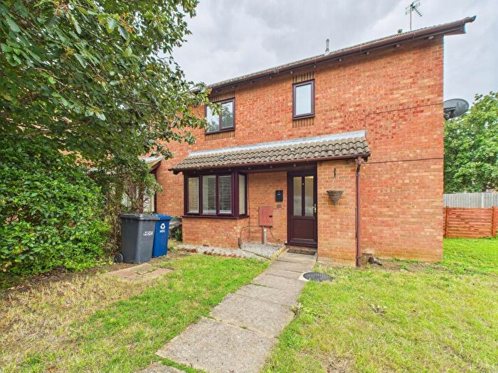 2 Bedroom Cluster House To Rent In Cookson Close, Yaxley, Peterborough, PE7