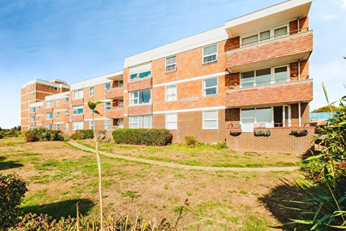 2 Bedroom Flat For Sale In Brighton Road, Lancing, BN15