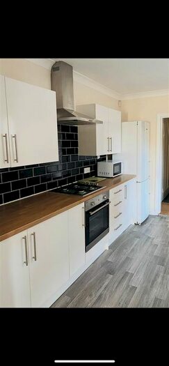 5 Bedroom Property To Rent In De Grey Street, Hull, HU5