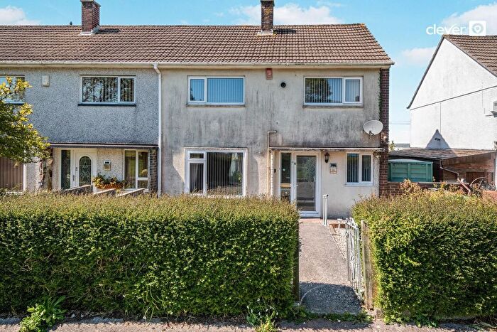 3 Bedroom End Of Terrace House For Sale In Clittaford Road, Plymouth, PL6