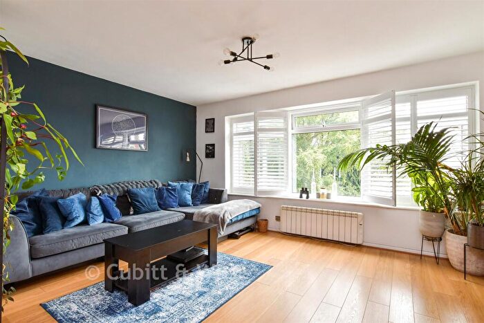 2 Bedroom Flat For Sale In Leahurst Court Road, Brighton, Brighton & Hove, BN1