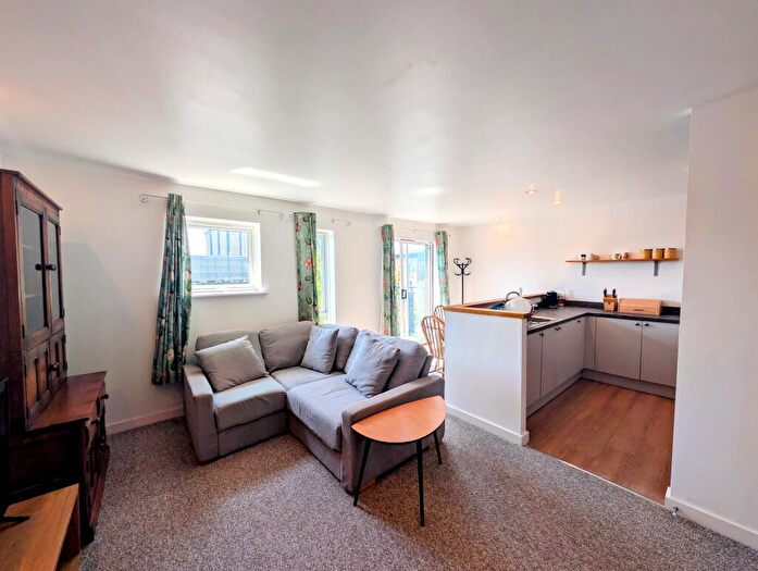 2 Bedroom Apartment To Rent In Stretford Road, Manchester, M15
