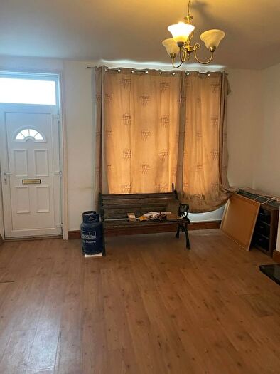 3 Bedroom Terraced House To Rent In Melford Street, Bradford, BD4