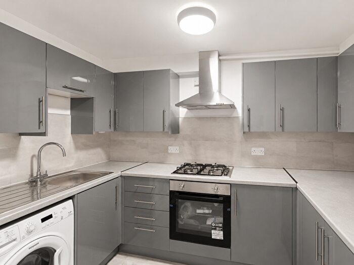 2 Bedroom Flat To Rent In Lower Addiscombe Road, Croydon, CR0