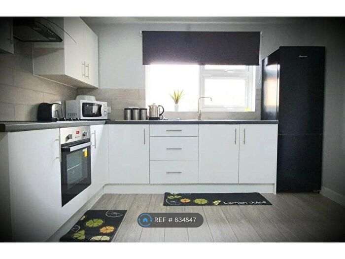 2 Bedroom Flat To Rent In Milwards, Harlow, CM19
