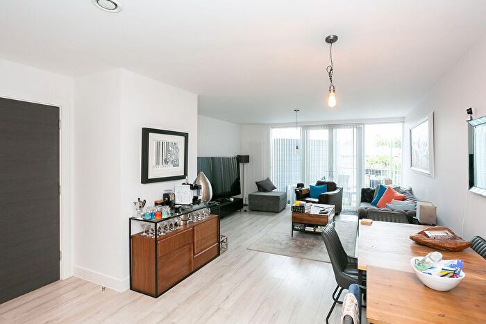 1 Bedroom Flat To Rent In , Watford, WD24