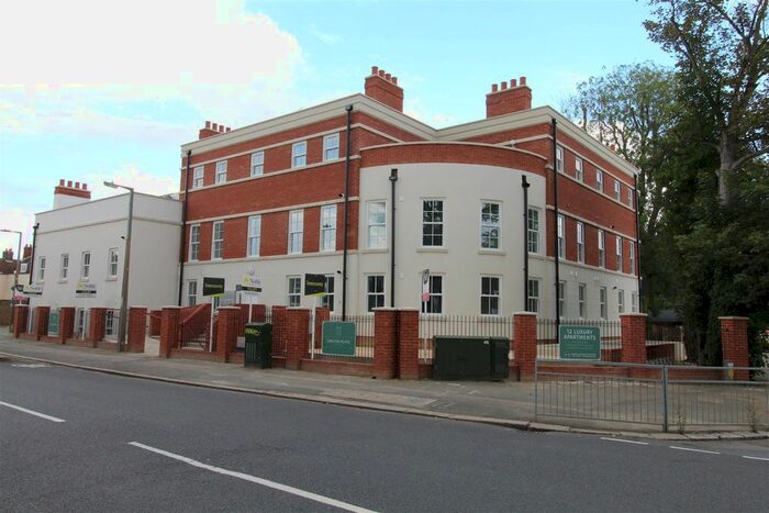 2 Bedroom Flat To Rent In Carlton Place, Old Harlow, CM17