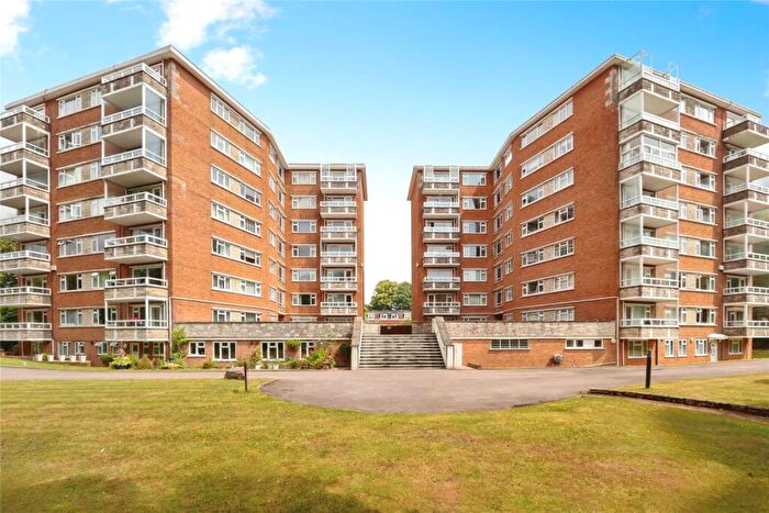3 Bedroom Flat For Sale In West Cliff Road, Bournemouth, Dorset, BH4