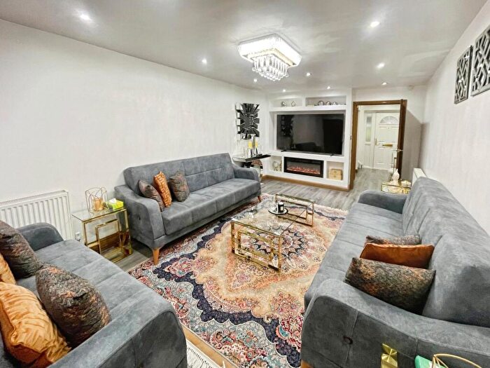 3 Bedroom End Of Terrace House For Sale In Yarburgh Street, Whalley Range, Greater Manchester, M16