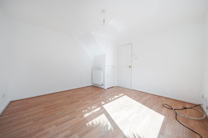 1 Bedroom Semi-Detached House To Rent In Peachcroft, Abingdon, OX14