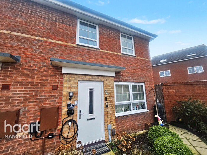 3 Bedroom Semi Detached House For Sale In Phoenix Close, Mansfield, NG18