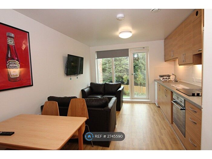 5 Bedroom Flat To Rent In Columbia Lodge, Southampton, SO16