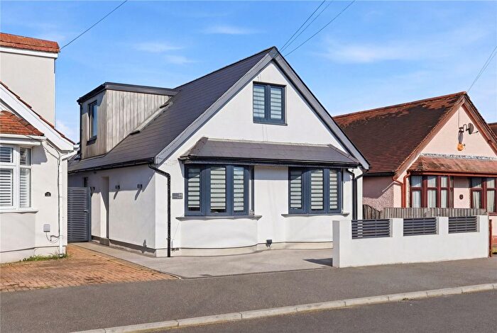 5 Bedroom Detached Bungalow For Sale In The Drive, Chelmsford, Essex, CM1