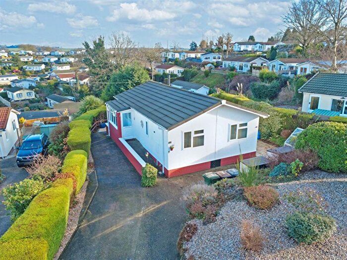 2 Bedroom Park Home For Sale In Chapmans Walk, Killarney Park, Nottingham, NG6