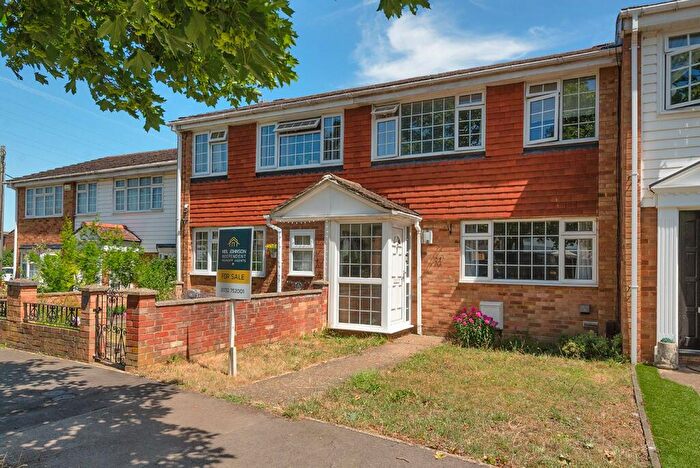 3 Bedroom Terraced House For Sale In Apple Close, Snodland, ME6