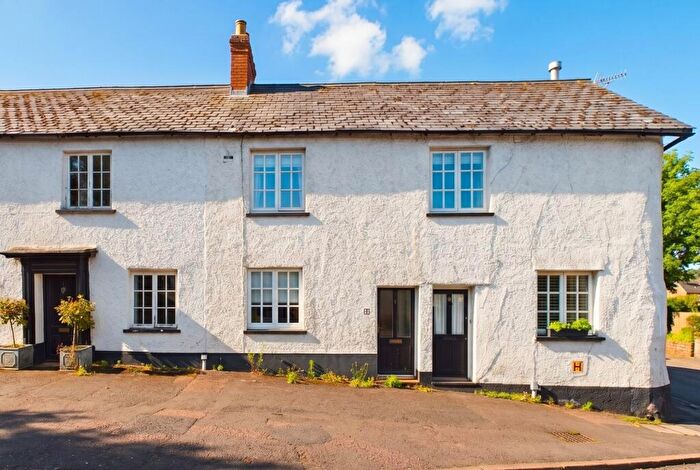 2 Bedroom Cottage For Sale In Crediton, EX17