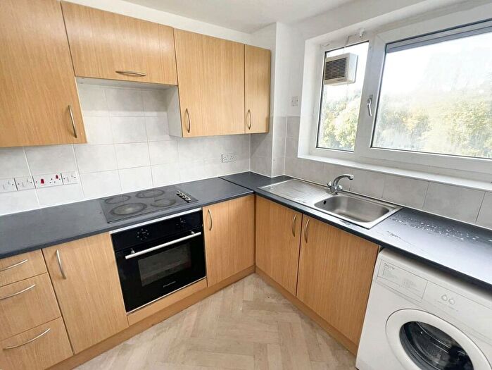 1 Bedroom Flat To Rent In Kersal Way, Tilehurst Court Kersal Way, M7