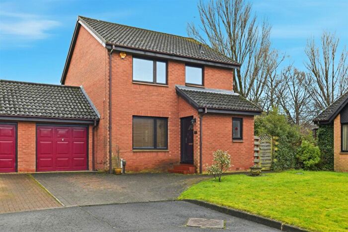3 Bedroom House For Sale In The Wickets, Paisley, PA1