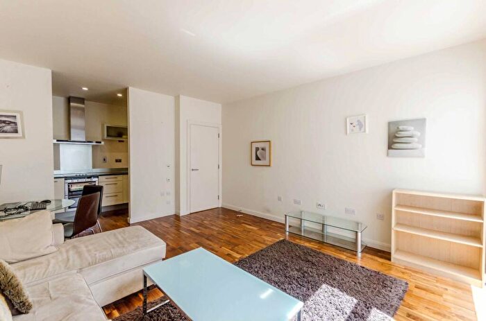 1 Bedroom Flat For Sale In Discovery Dock, Canary Wharf, London, E14