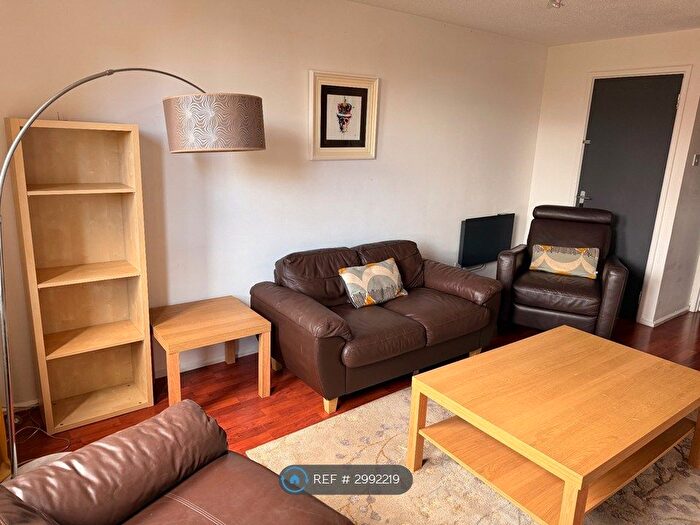 2 Bedroom Flat To Rent In Buccleuch St, Glasgow, G3