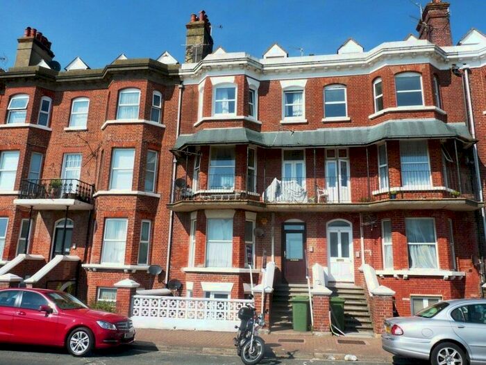 1 Bedroom Apartment To Rent In South Terrace, Littlehampton, BN17