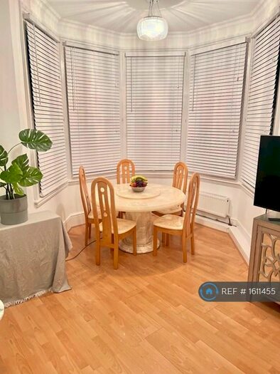 2 Bedroom Flat To Rent In Melrose Ave, Cricklewood, NW2