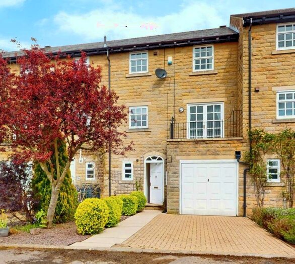 3 Bedroom House To Rent In Gainsborough Court, Skipton, BD23