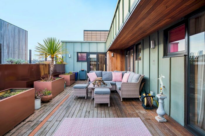 2 Bedroom Flat To Rent In Bell Yard Mews, Bermondsey, SE1