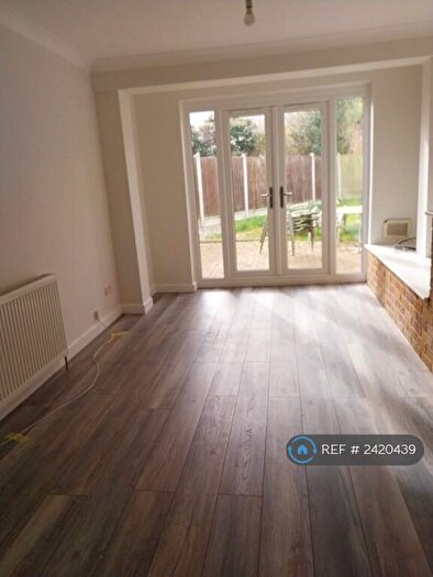 3 Bedroom End Of Terrace House To Rent In North Avenue, Chelmsford, CM1