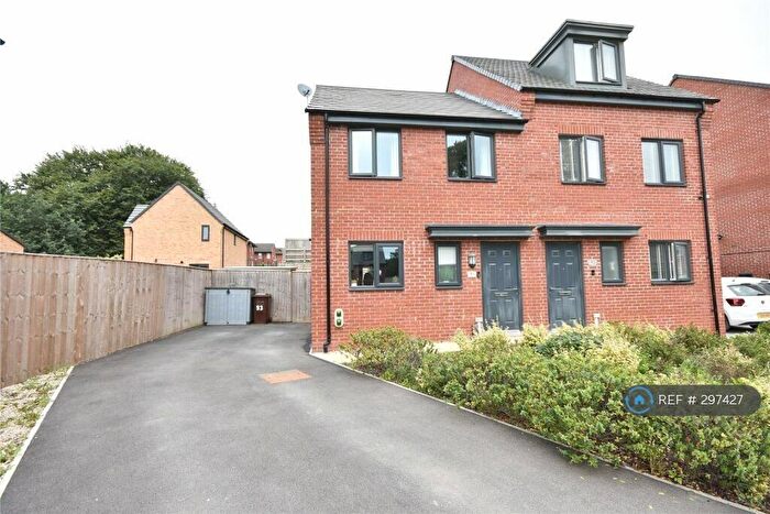 3 Bedroom Semi-Detached House To Rent In Magnolia Road, Seacroft, Leeds, LS14