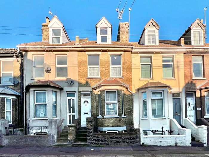 1 Bedroom Flat For Sale In Rochester Avenue, Rochester, ME1