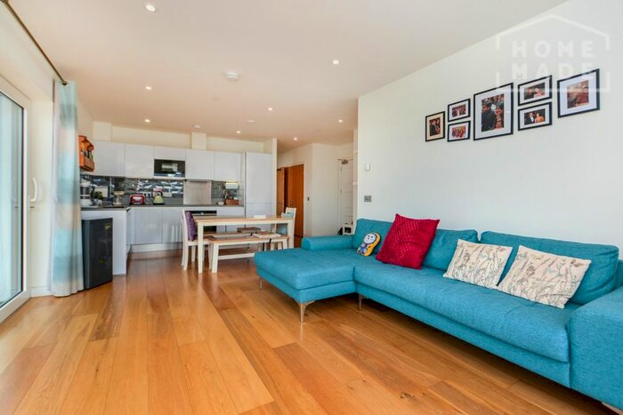 2 Bedroom Flat To Rent In John Harrison Way, Greenwich, SE10