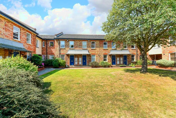 3 Bedroom House To Rent In Elderwood Place, West Norwood, London, SE27